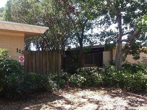 3rd image of 113 NE Madison Cir N APT 1