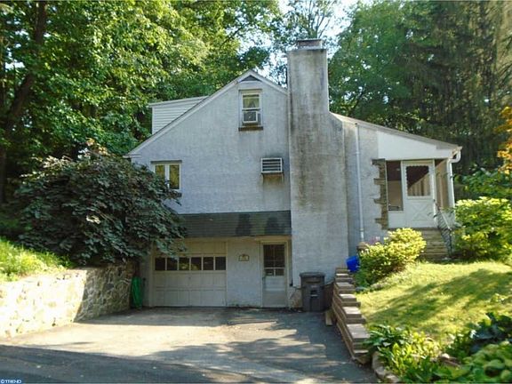 3rd image of 210 Pine Dr