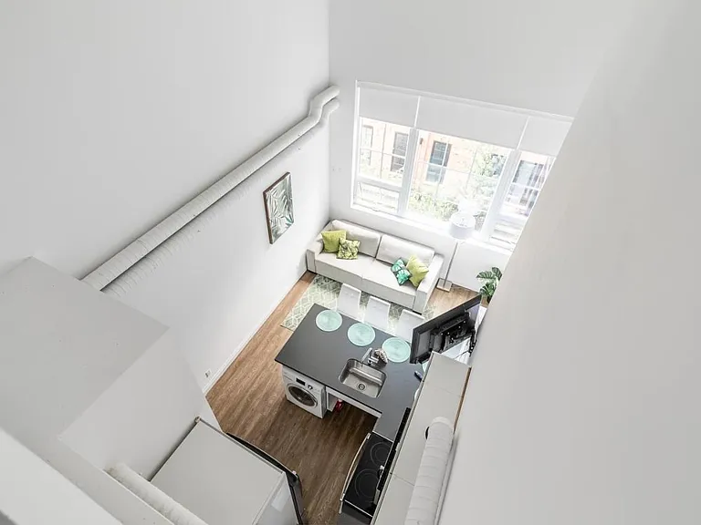 220 Dundurn St S — Photo 25