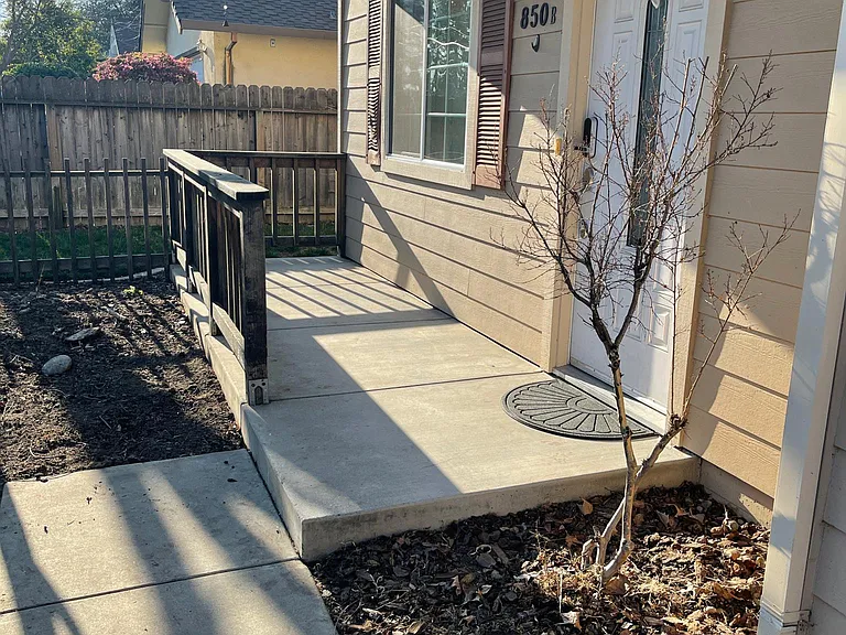 850B Shearer St — Photo 5