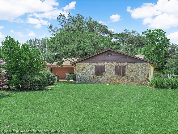 2nd image of 4814 Coco Palm Dr