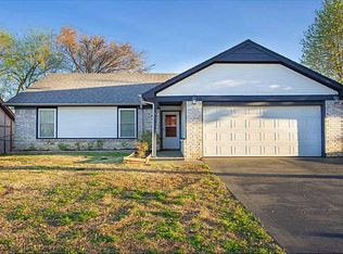 805 North St, Barling, AR 72923