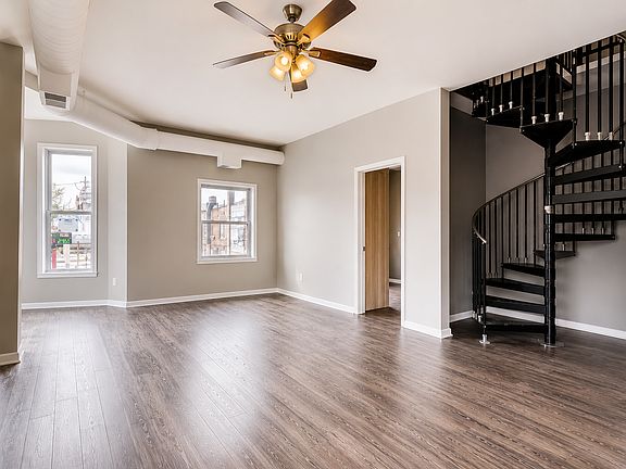 4th image of 2000 W Roscoe St #2F