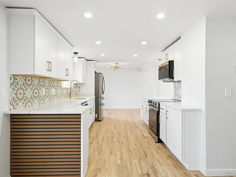 6752 S Dahlia Ct — Photo 8