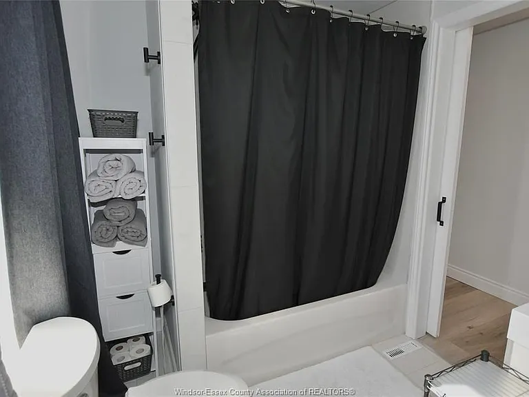 298 George St — Photo 23