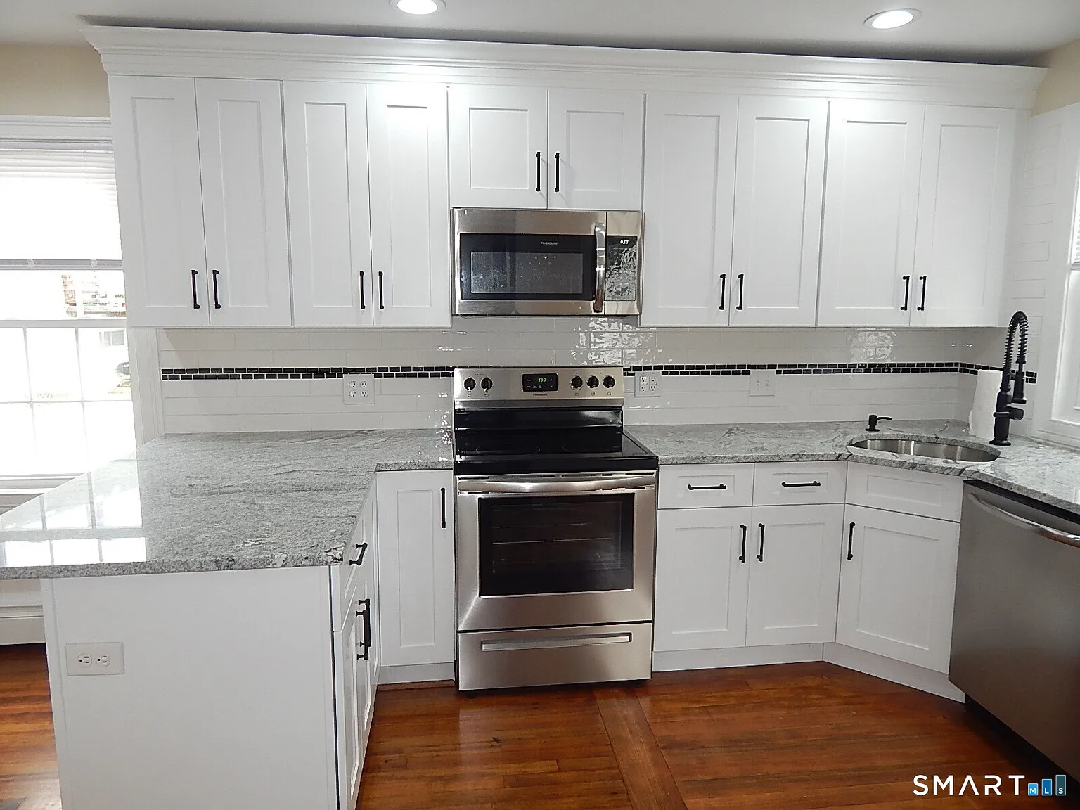 4 bed, 2.5 bath, 1658 sqft, $3,250 — Photo 4