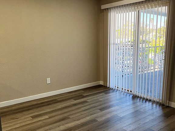4th image of 1117 Willow Tree Dr Unit D
