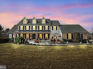 4020 Fountain Cir, Fountainville, PA 18923