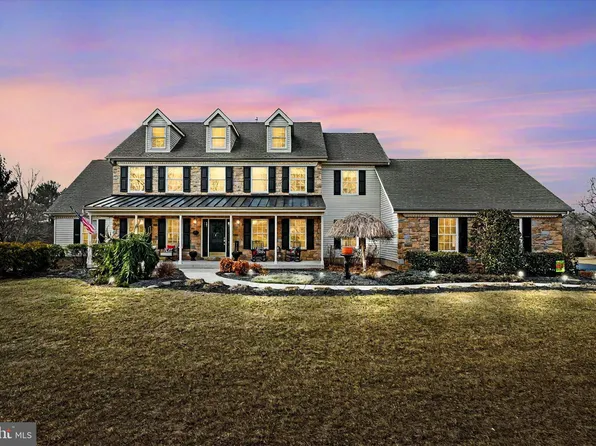 4020 Fountain Cir, Fountainville, PA 18923