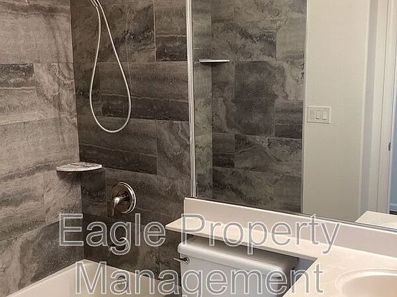5th image of 220 Alcantar Cir