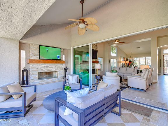 3rd image of 1332 W INDIGO Drive