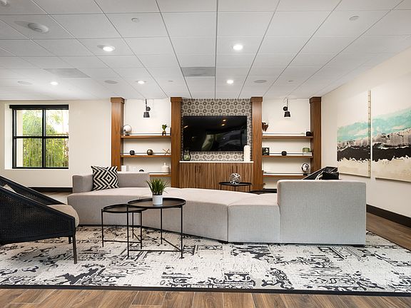 4th image of 3342 W Cerritos Ave #4935321