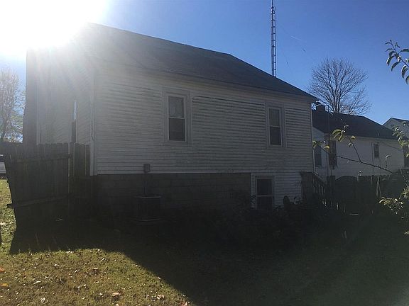 3rd image of 352 Perrolee St