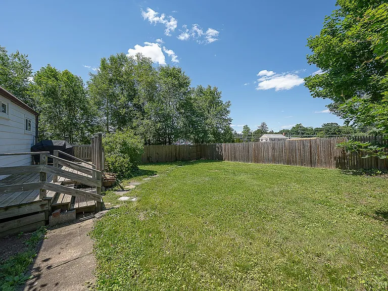35 Eastwood Rd — Photo 26