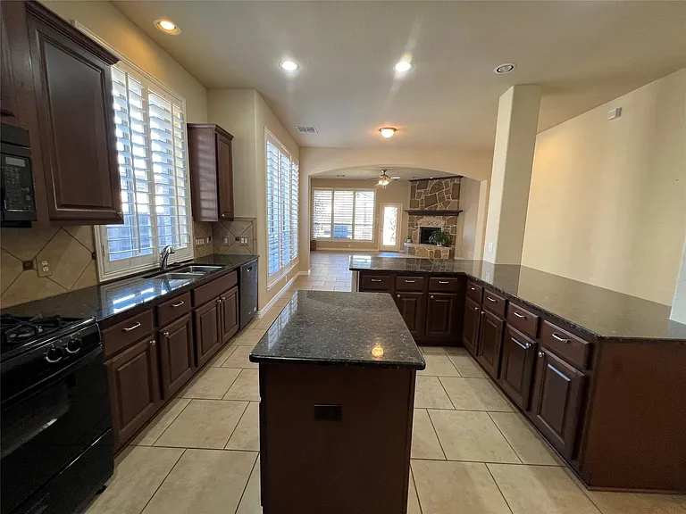5503 Baby Blue Ln — Photo 10