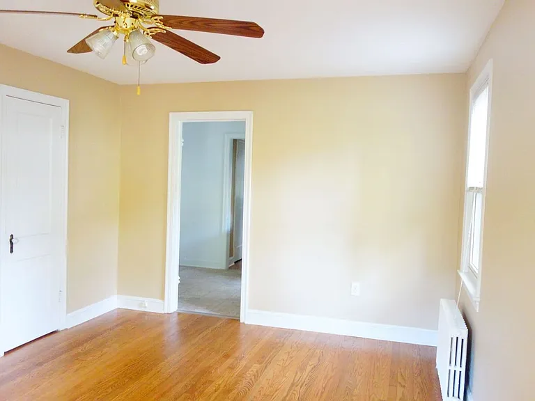 8206 Greenwood Ave — Photo 11
