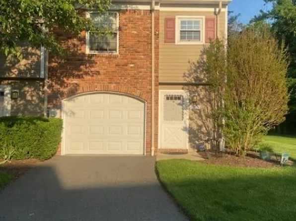 33 Dena Dr #33, Wanaque Boro, NJ 07465