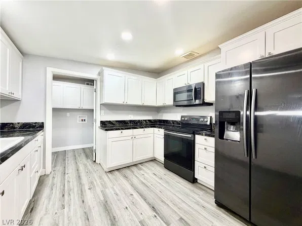 1986 Del Mar Ave, Las Vegas, NV 89169
