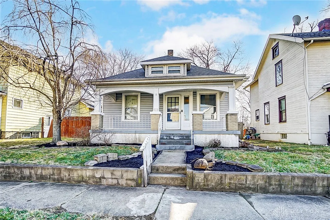 211 Franklin St photo 1
