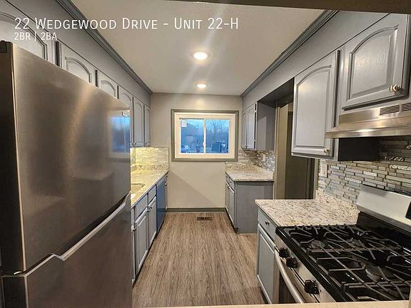 4th image of 22 Wedgewood Dr #H
