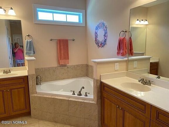5th image of 664 Creek Way Cir SE