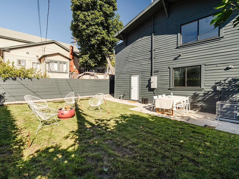 1134 Isabel St — Photo 25