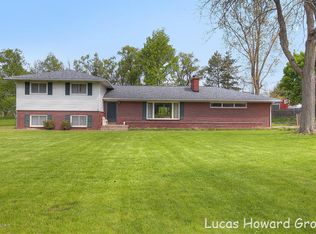 1771 Acacia Dr NW, Grand Rapids, MI 49504
