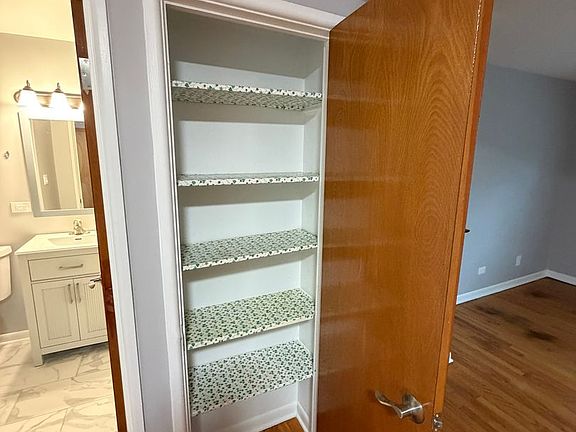 5th image of 5009 N River Rd #2E