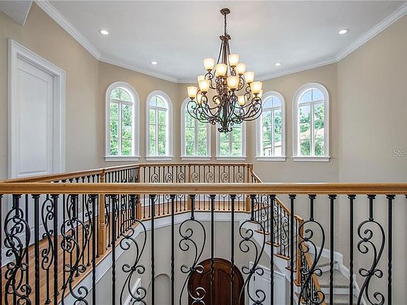 Home For Sale In Bayshore