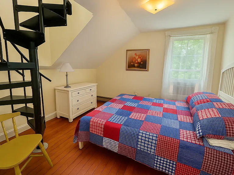 30 Lee Ave — Photo 14