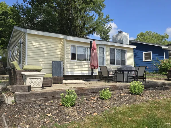 336 Dewey Lake Bch, Brooklyn, MI 49230