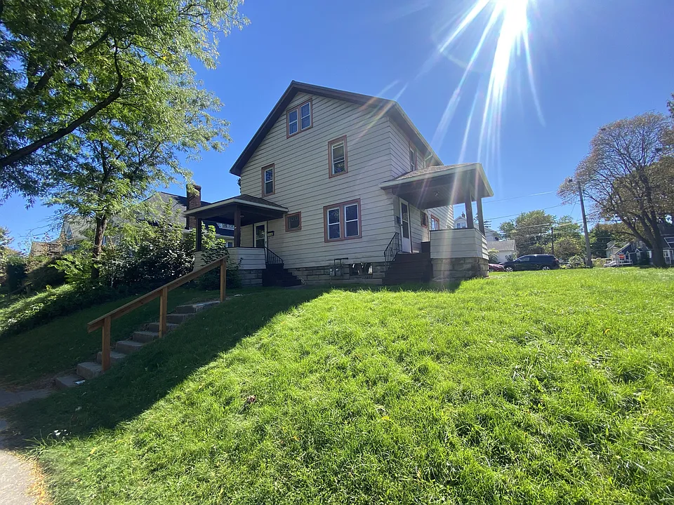 455-457 Pullman Ave #455