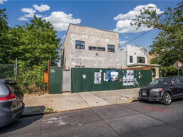 Building Photo - 1309 Rockaway Pkwy