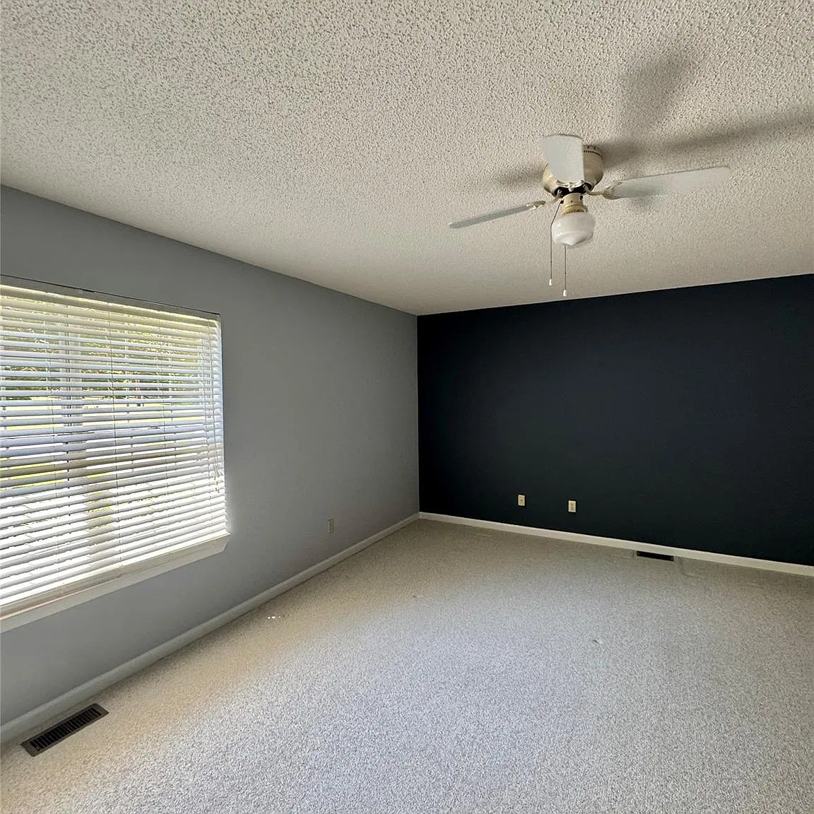 3 bed, 2.0 bath, 1220 sqft, $1,950 — Photo 4