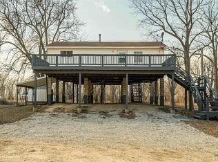 593 N River Rd, Elsberry, MO 63343