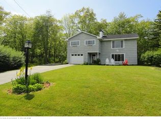45 Acadia Dr, Rockland, ME 04841