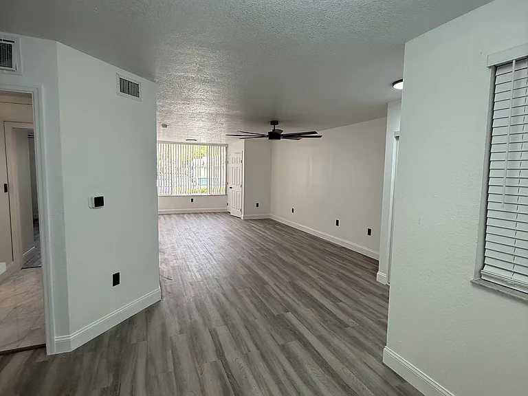 2820 N Oakland Forest Dr #107 — Photo 10