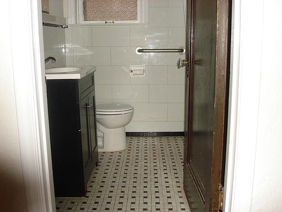 3rd image of 7345 Amherst Ave