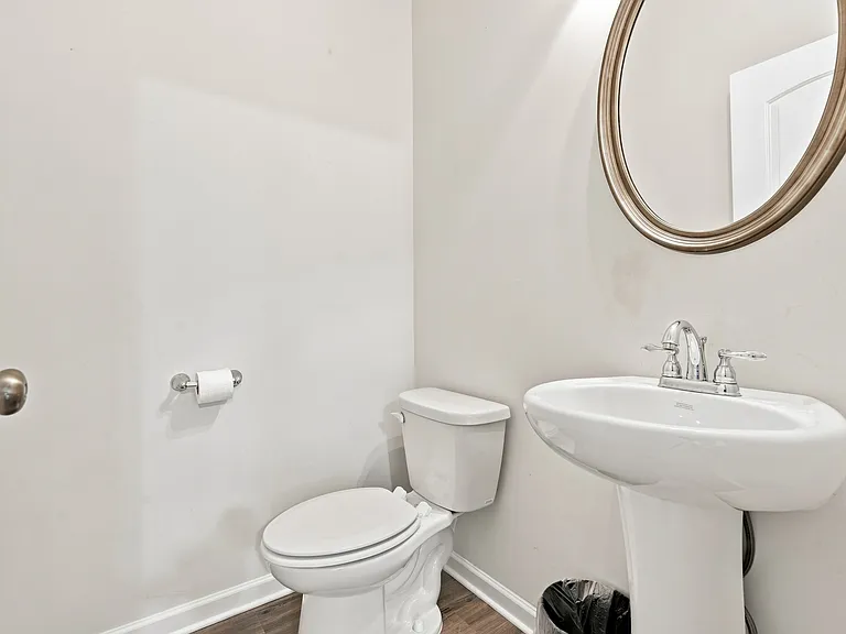 120 Sherwin Ave — Photo 10