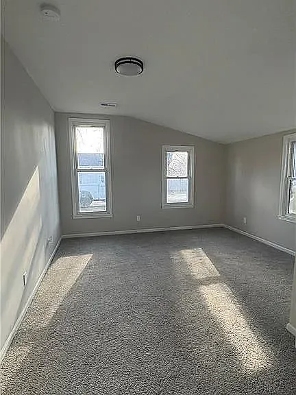104 S Clark St — Photo 14