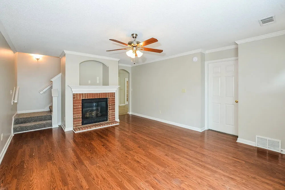 3 bed, 2.5 bath, 1610 sqft, $1,815 — Photo 4