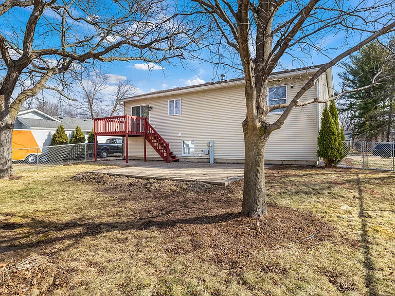 1239 Bunker St — Photo 32