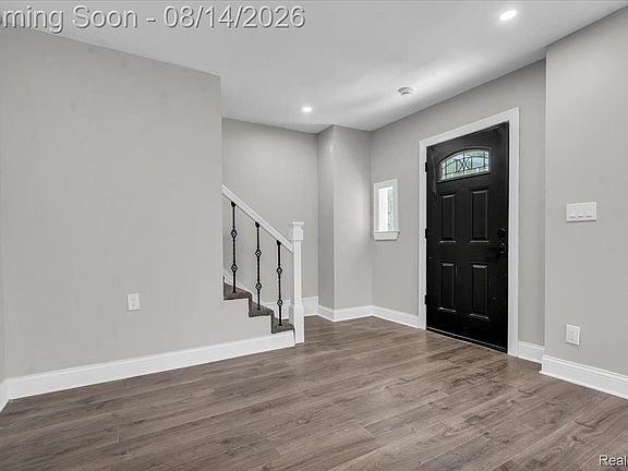 3rd image of 15780 Snowden St