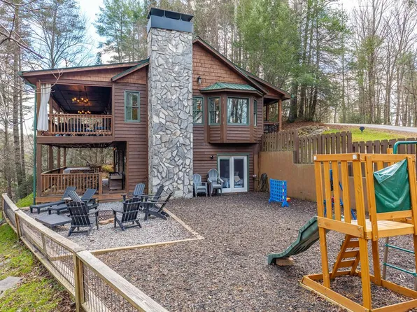 130 Clark Dr, Ellijay, GA 30540