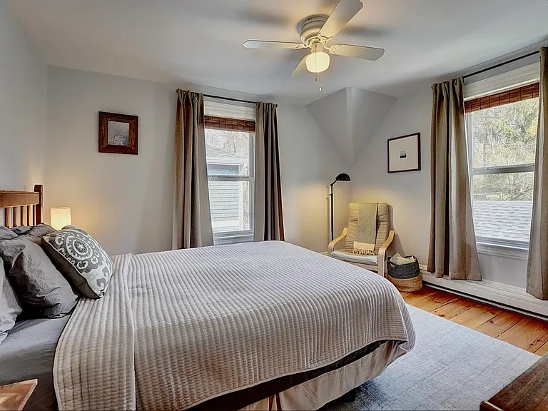 9 Newson Ave — Photo 4