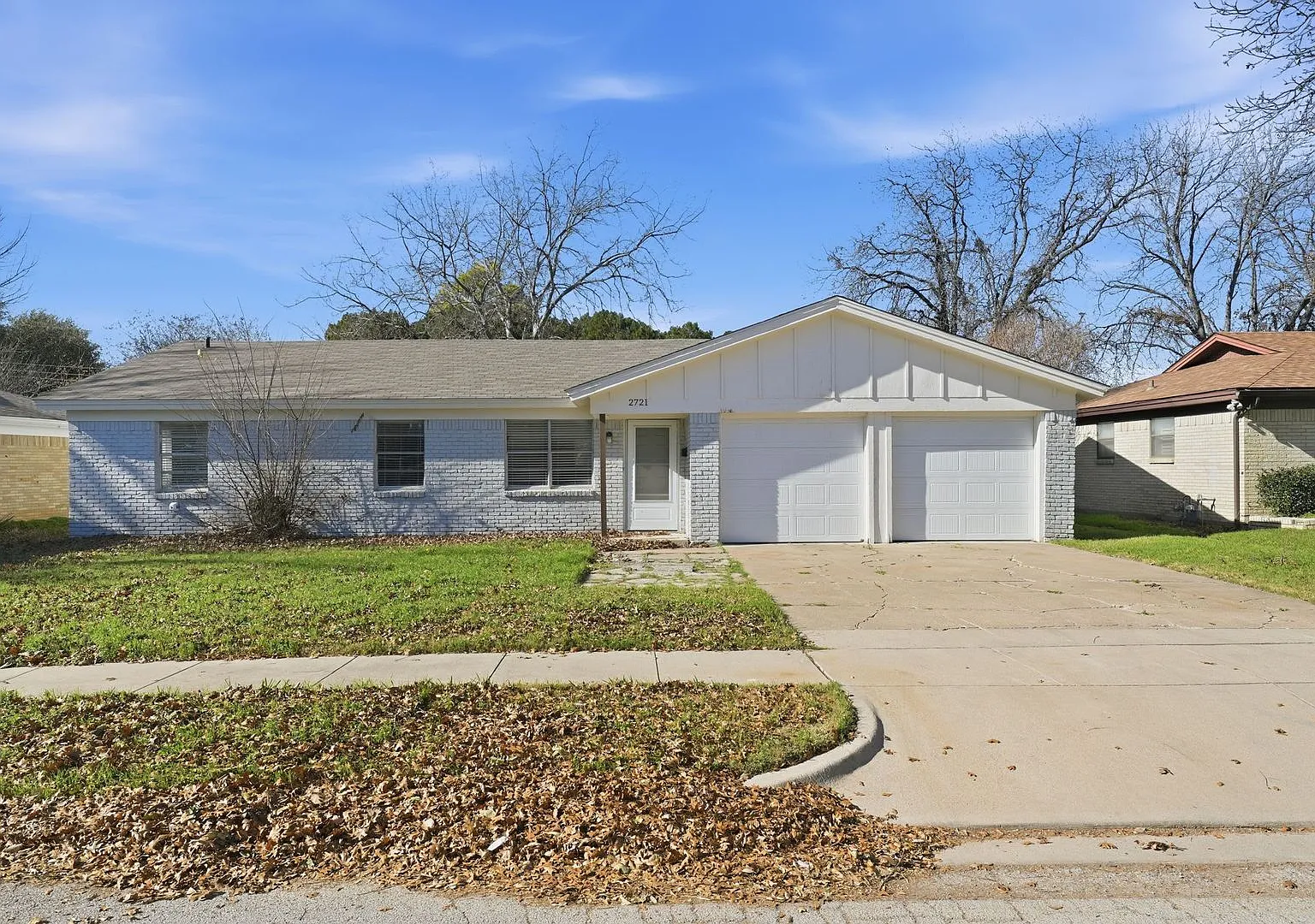 Beautifully renovated 3-bedroom, 2-bath home located in Richland Hills, TX 76118. This move-in re... — Photo 1