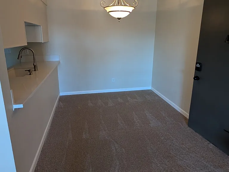579 Wright St #305 — Photo 3