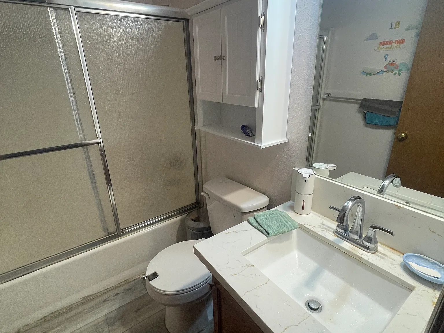4 bed, 2.5 bath, 2170 sqft, $650 — Photo 2