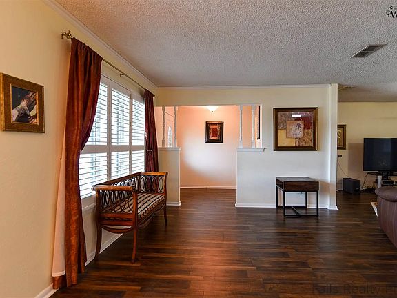 3rd image of 4313 S Leighton Cir