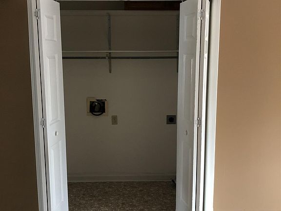 4th image of 95 Chelsea Dr